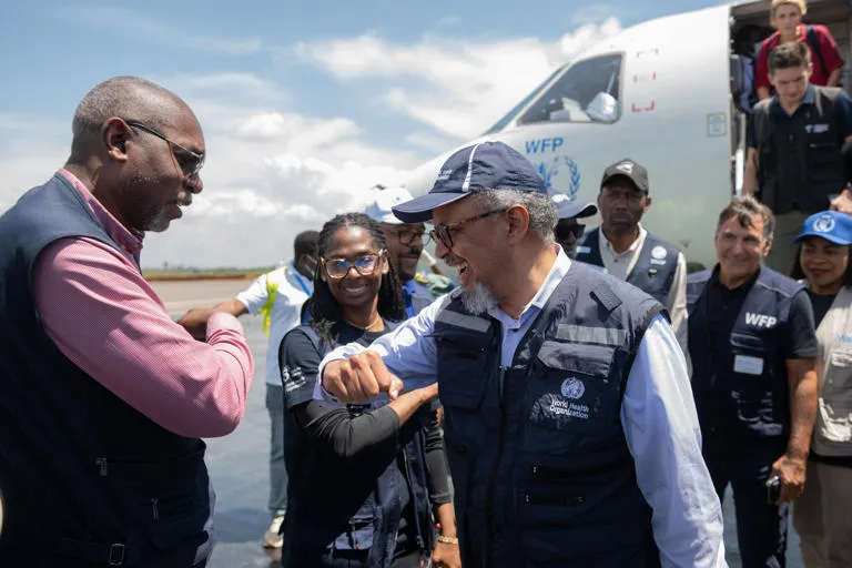 Alerta Sanitaria Global: El Director de la OMS Llega al Epicentro del Nuevo Brote de Ébola en el Congo