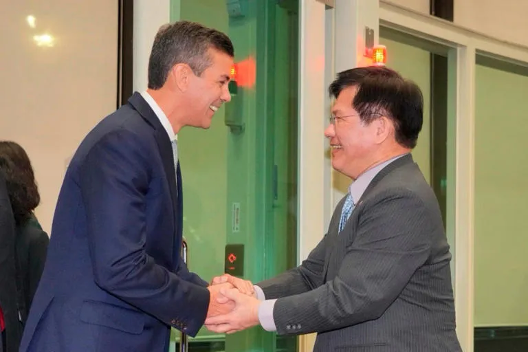 El presidente de Paraguay visita Taiwán en medio de la creciente presión de China