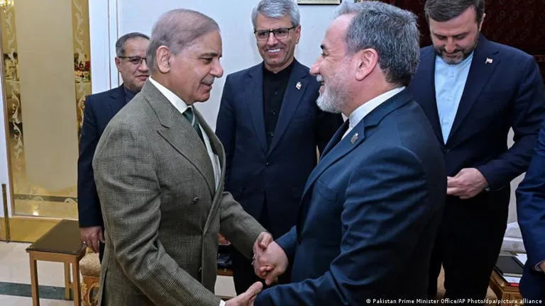 El doble juego de la diplomacia: Pakistán bajo fuego cruzado por su rol mediador en la guerra con Irán