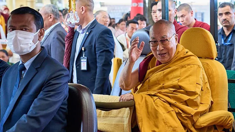 Legitimidad y Resistencia: El Dalái Lama Respalda la Renovación del Gobierno Tibetano en el Exilio