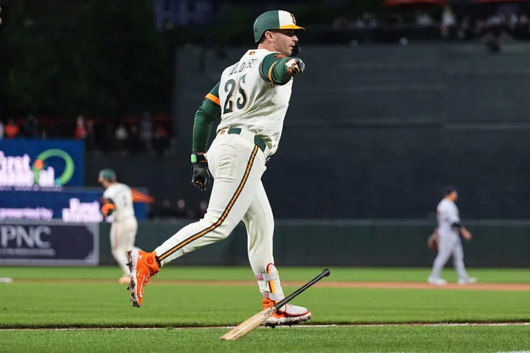 Orioles hunden más a los Tigres con el poder de Alonso y Holliday