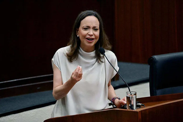 Liderazgo en el Exterior: María Corina Machado Ratifica su Jefatura y Redefine la Estrategia Opositora desde Panamá