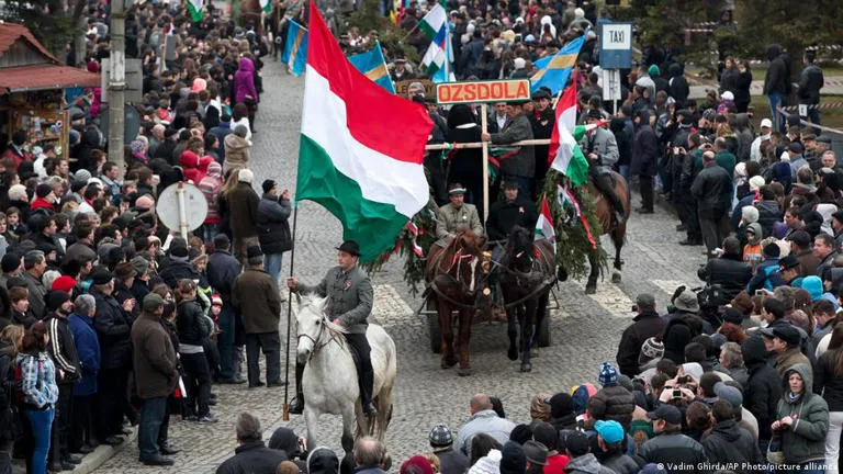 Minorías húngaras: El desafío por liberarse de la influencia de Orbán