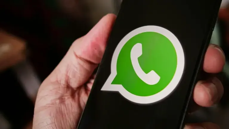 ¡METAMORFOSIS LETAL!: WhatsApp aniquila su diseño histórico e inyecta el ADN visual de Instagram para dominar tu smartphone