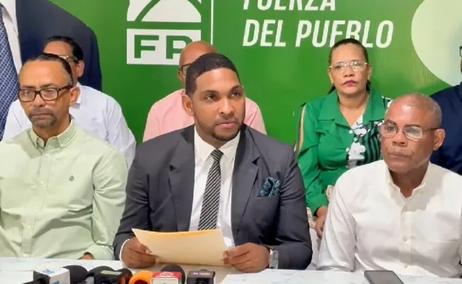 Fuerza del Pueblo denuncia abandono en las obras del Parque de la Mujer y aceras de la Basílica de Higüey por parte del Gobierno