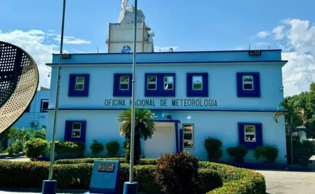 Indomet informa continuarán las temperaturas calurosas; pronostica chubascos dispersos
