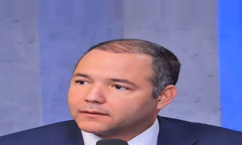 Johnny Pujols: Gobierno ya recortó la mitad a partidos en 2022; ahora quiere desaparecerlos