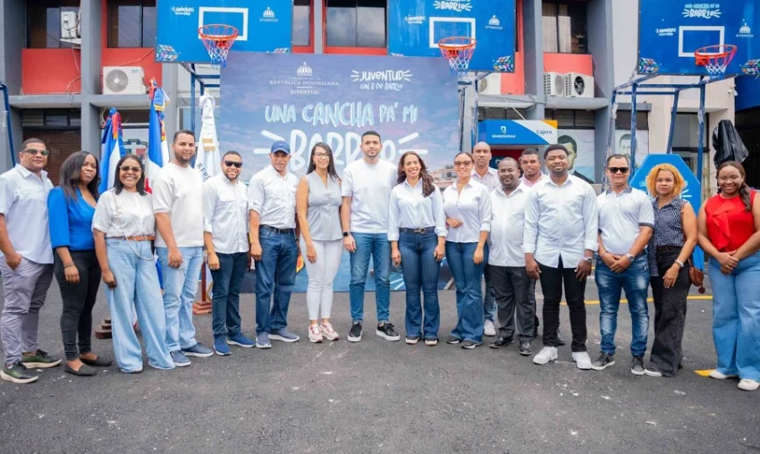 Ministerio de la Juventud y Alcaldía de Santo Domingo Norte entregan canchas deportivas a través del programa “Una Cancha Pa’ Mi Barrio”