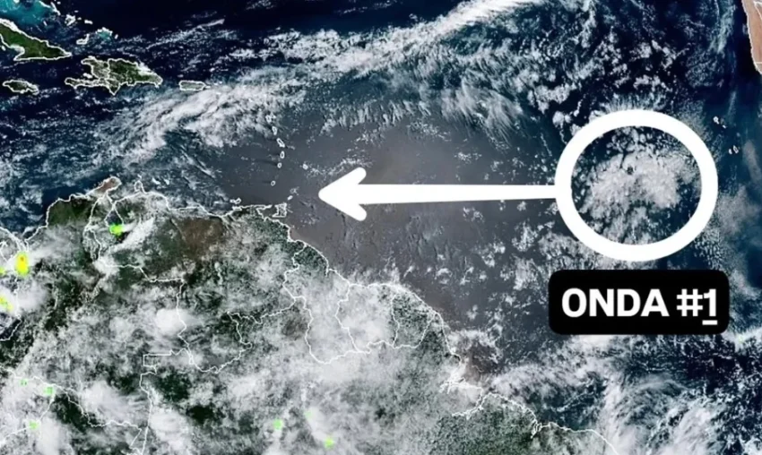 Reportan formación adelantada de onda tropical, sin riesgo ciclónico por el momento