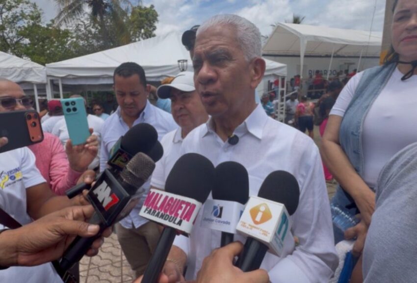 Senador Ricardo de los Santos asiste a más de 1,500 personas con operativo médico “Más Cerca de Ti”