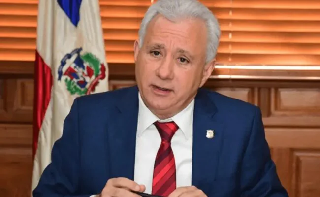 Se tira del barco!!! Senador de Santo Domingo anuncia su salida del PRM y asumirá función independiente