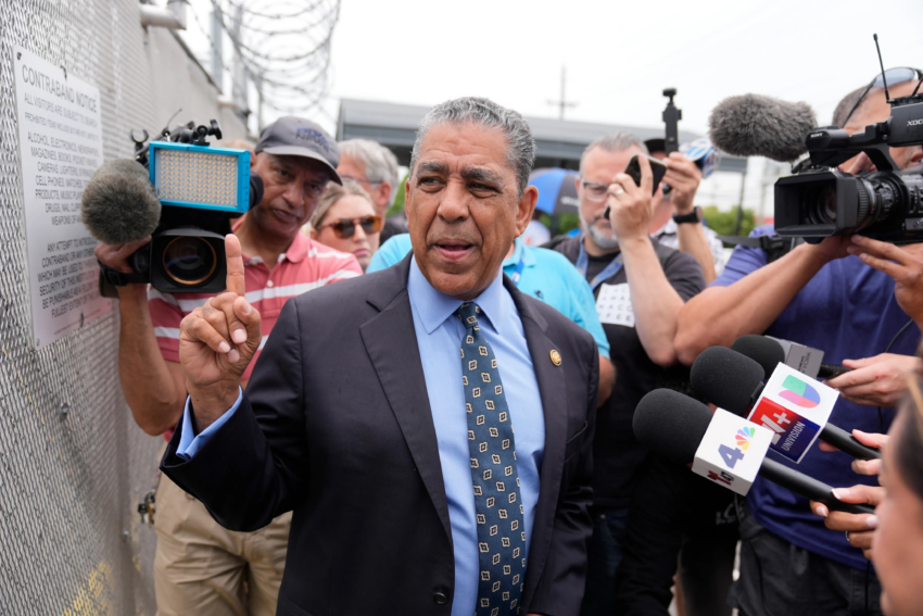 N. JERSEY: Espaillat pide cierre centro detención inmigrantes