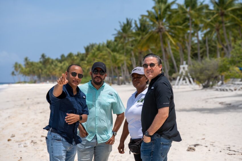 Jean Luis Rodríguez realiza levantamiento para la construcción de un nuevo muelle pesquero en Isla Saona