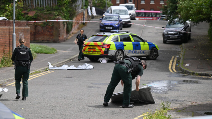 Brutal ataque en Belfast: hombre apuñala a otro en la cabeza y desata ola de volencia