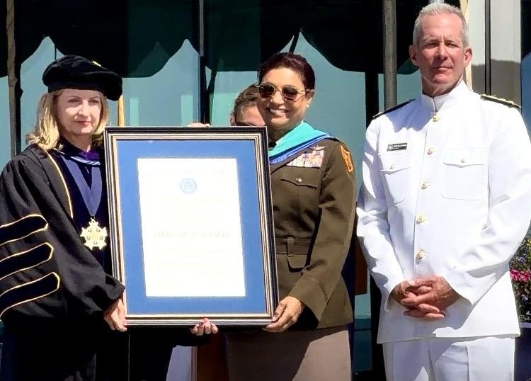 Maritime Academy otorga Doctorado Honoris Causa a piloto dominicana