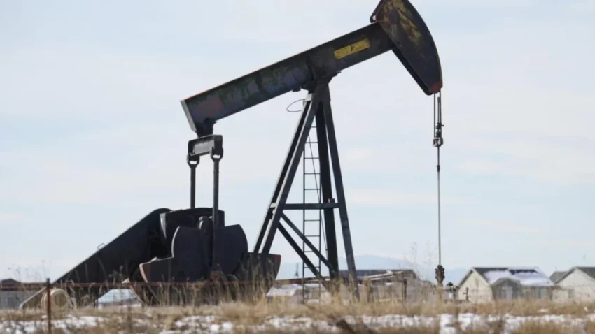 El petróleo de Texas sube a 71,05 dólares tras descartarse la reunión de EE. UU. e Irán en Catar