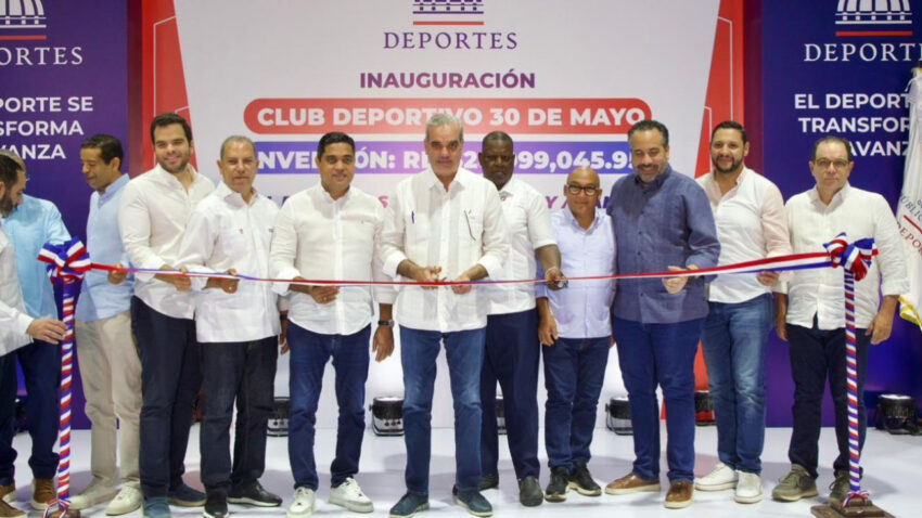 Presidente Abinader entrega el techado del Club Deportivo 30 de Mayo