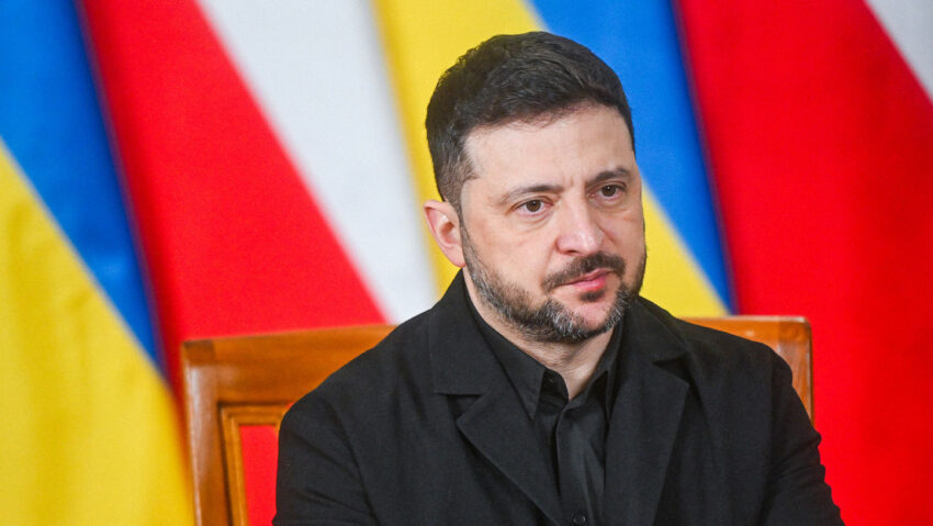 Primer ministro polaco califica positivamente la ausencia de Zelenski en una conferencia clave