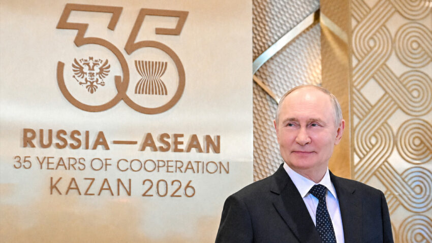 Putin tras la cumbre Rusia-ASEAN: "Es importante pasar a monedas nacionales en los cálculos financieros"