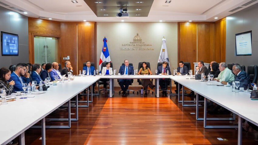 Sectores productivos y sociales valoran medidas propuestas y apertura al diálogo tras encuentro con el ministro Magín Díaz