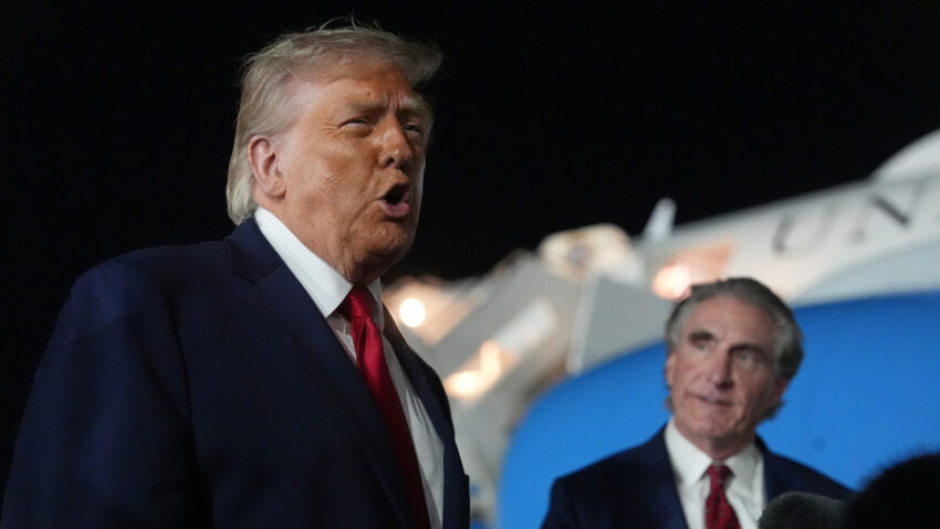 Trump menciona una estrategia más efectiva que "los bombardeos" para presionar a Irán