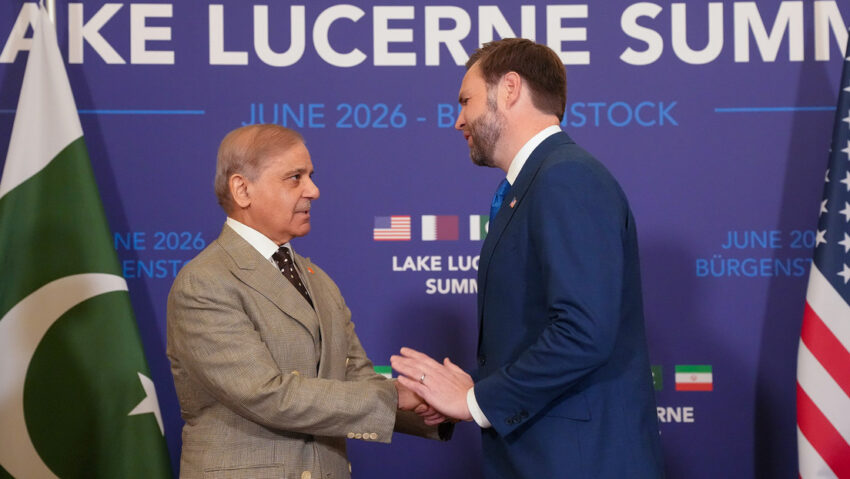 Vance abraza al primer ministro pakistaní en Suiza antes de las conversaciones sobre Irán