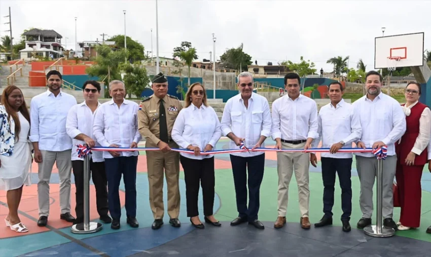 Abinader y Collado inauguran bulevar de la Salud en Haina con inversión de 165 millones de pesos