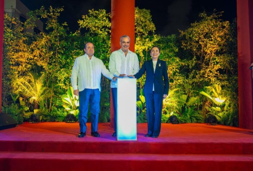 Abinader y Carolina inauguran Parque Deportivo Paseo 30 de Mayo