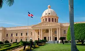 Abinader propone cambios al Código Civil para unificar aplicación de leyes en Gran Santo Domingo; el proyecto fue presentado ante el Senado por el Consultor Jurídico del PE