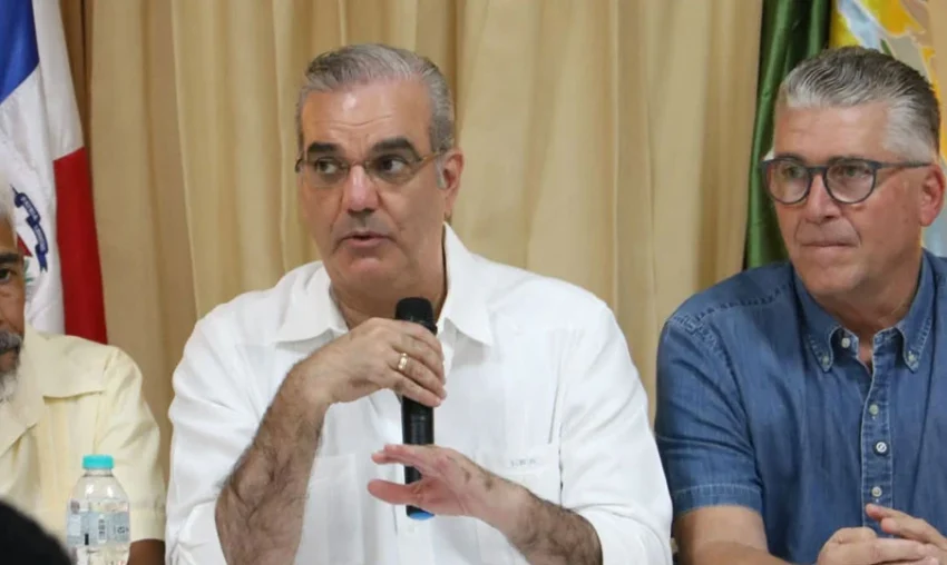 Abinader escucha demandas de ganaderos de Duvergé y reafirma respaldo al desarrollo del sector agropecuario