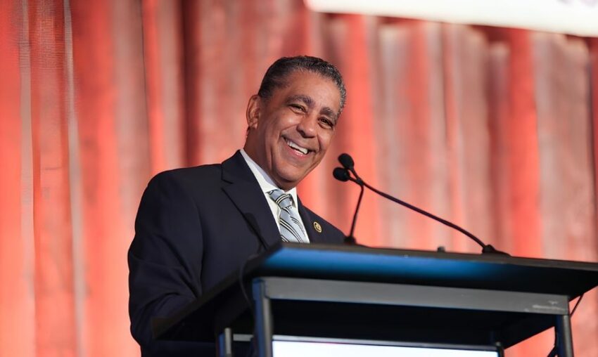 Personalidades dominicanas llaman a respaldar a Adriano Espaillat en las primarias demócratas de Nueva York