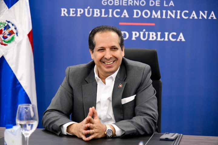 Víctor Atallah anuncia que equipo médico dominicano entrenado para desastres naturales viajará a Venezuela