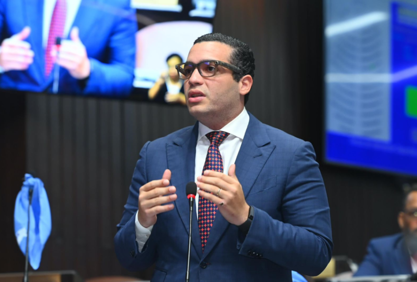 Charlie Mariotti jr somete proyecto de ley para fortalecer la libertad de expresión en el Código Penal