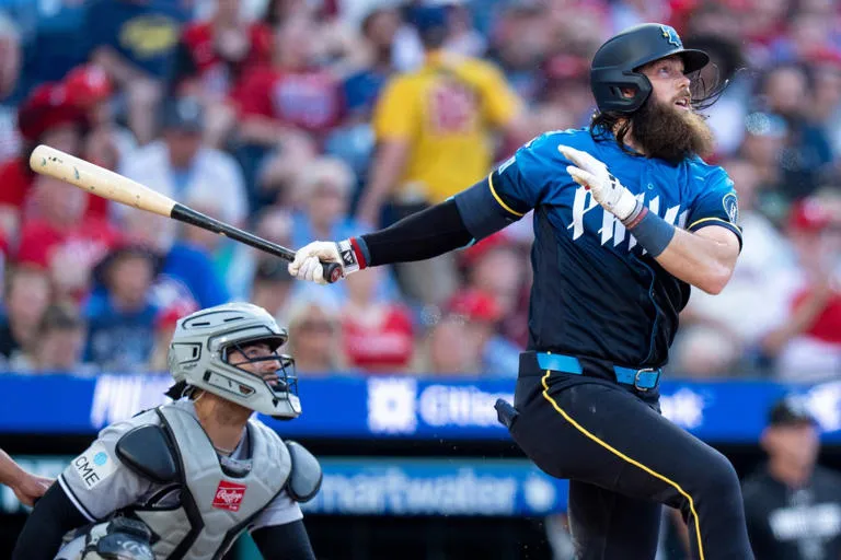 Ofensiva Eléctrica: Marsh y Schwarber Intercambian Roles y Comandan la Victoria de los Phillies ante los White Sox