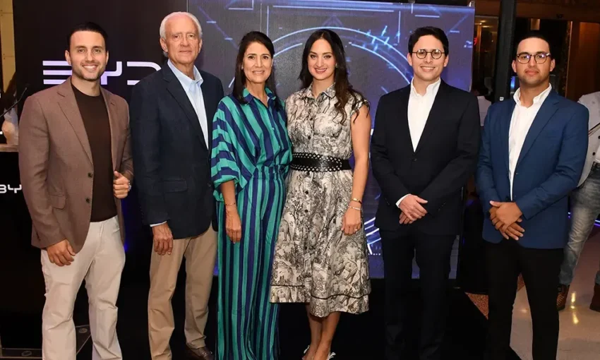 Movilidad Inteligente: Peravia Motors y BYD Revolucionan el Mercado Dominicano con el Lanzamiento del Súper Híbrido Atto 8