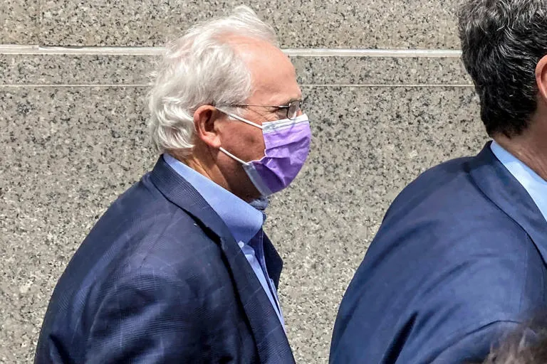Perdón Presidencial: Trump Libera a Excongresista Condenado por Corrupción Financiera