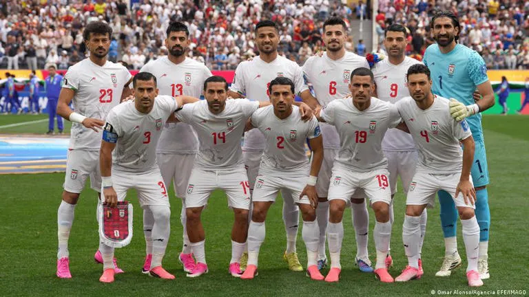 Gesto de cortesía: la selección de Irán deja un mensaje escrito a mano en el estadio de Los Ángeles