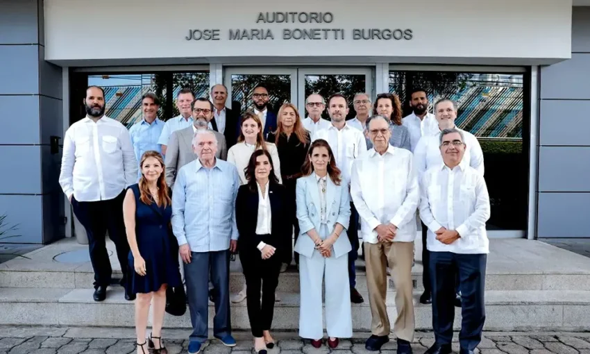Grupo SID recibe la visita oficial de la embajadora de EE. UU.