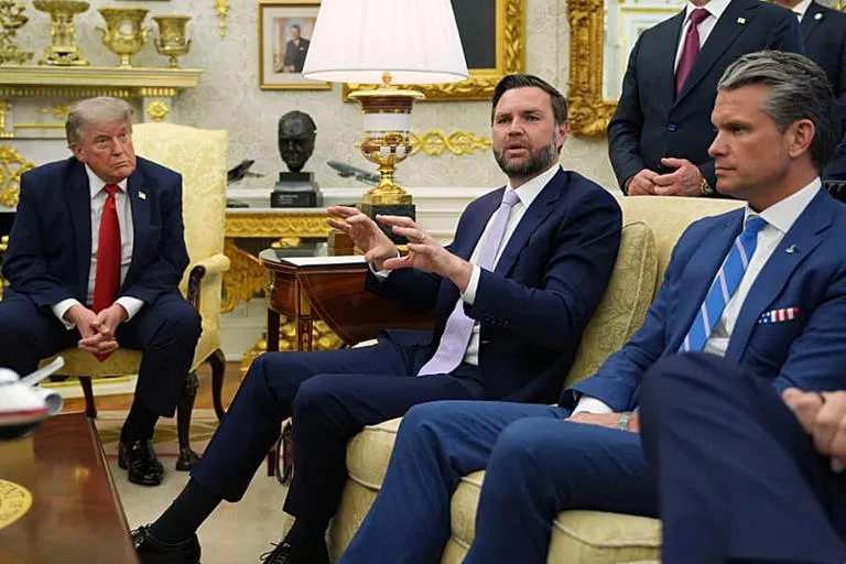 Trump tiende la mano a Ankara: Elogios a Erdoğan y posible reactivación de la entrega de cazas F-35