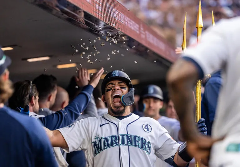 La racha imparable de Seattle continúa con una contundente victoria a base de poder