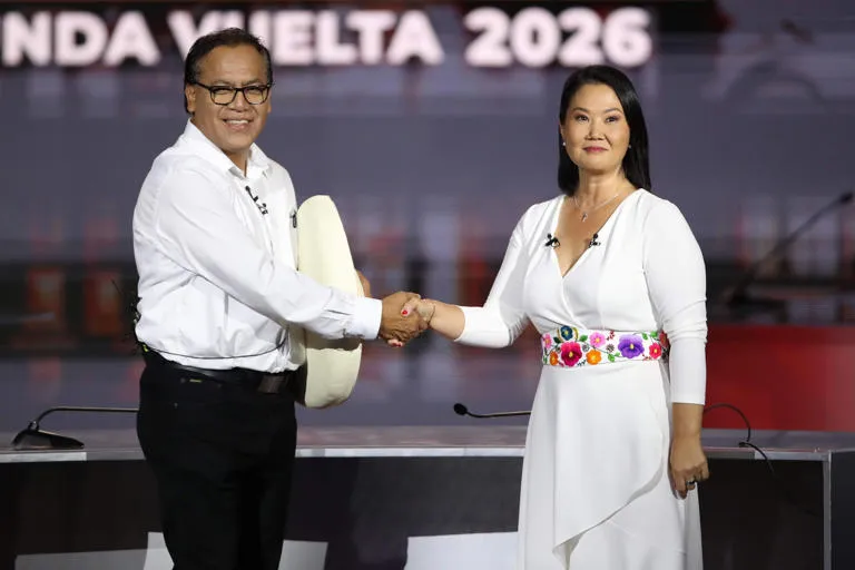 Duelo Definitivo: Fujimori y Sánchez Paralizan Lima en el Cierre Monumental de sus Campañas Presidenciales