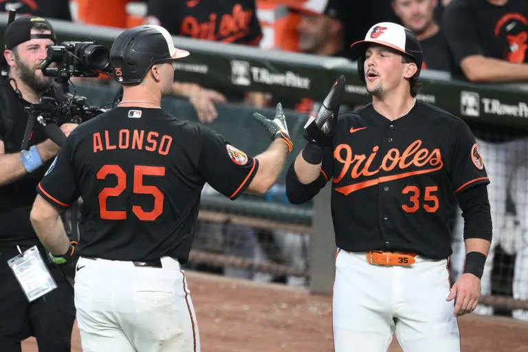 Poder Ofensivo Letal: Alonso y Rutschman Conducen la Victoria de los Orioles sobre Seattle