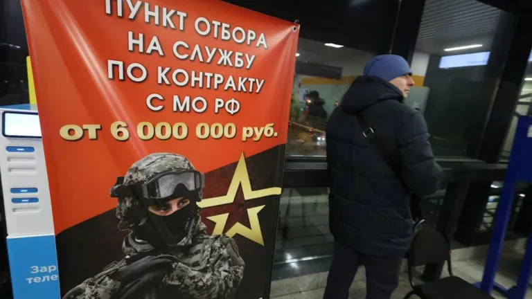Crisis en las Filas: La Ventaja Militar de Rusia se Reduce ante la Caída en el Reclutamiento y la Presión Económica
