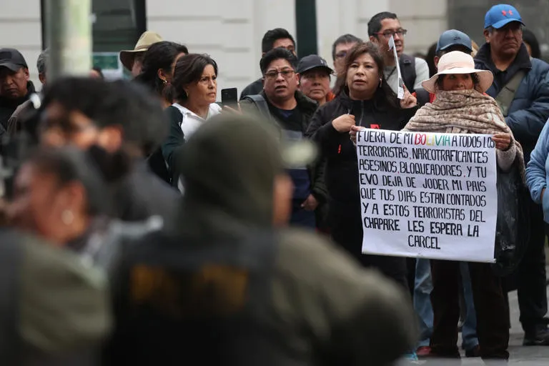 Inicia diálogo clave entre el Gobierno y la Central Obrera Boliviana para frenar la crisis social