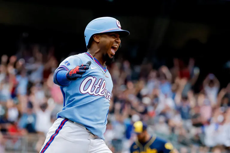 Ozzie Albies guía a los Bravos al triunfo con una actuación estelar de dos cuadrangulares