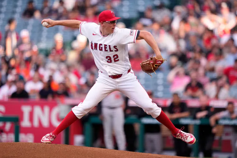 Dominio absoluto: Ryan Johnson lidera la victoria de los Angelinos sobre los Orioles