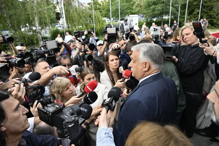 Liderazgo Intacto: Viktor Orbán es Reelegido Presidente del Fidesz Pese a la Derrota Electoral de Abril