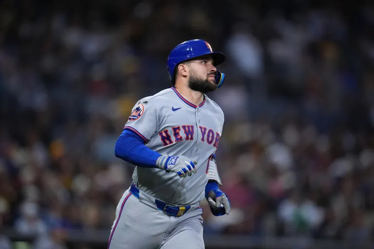 Blanqueada de los Mets: Sharp Brilla en la Loma, Young y Torrens la Botan para Someter 5-0 a los Padres