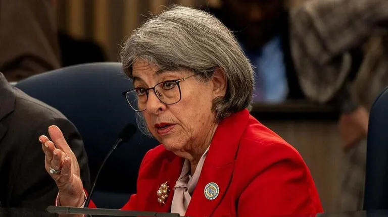 Caos Financiero: Legisladores de Florida Señalan a Miami-Dade como el Epicentro del Despilfarro Público