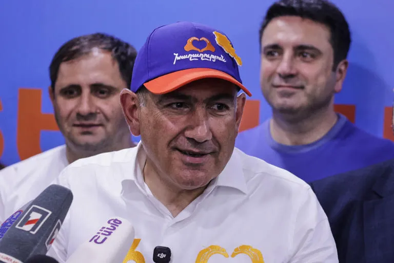 Victoria Electoral y Continuidad: Nikol Pashinyan Asegura un Nuevo Mandato Tras las Elecciones Generales en Armenia
